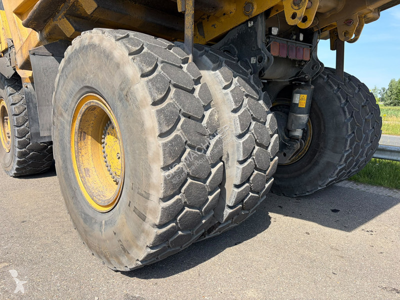 عربة قلابة Komatsu