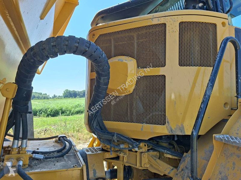 عربة قلابة Caterpillar C2