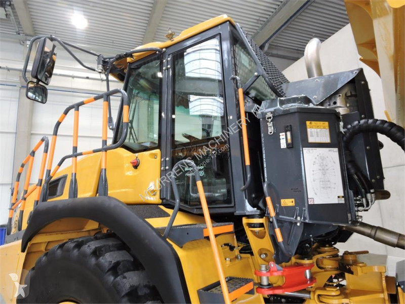 عربة قلابة Bell B30E