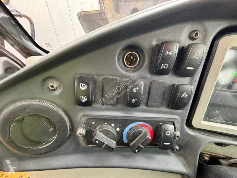 Tippvagn Caterpillar 730 C (CE)