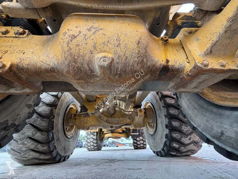 Карьерный самосвал Caterpillar 6x6 AC