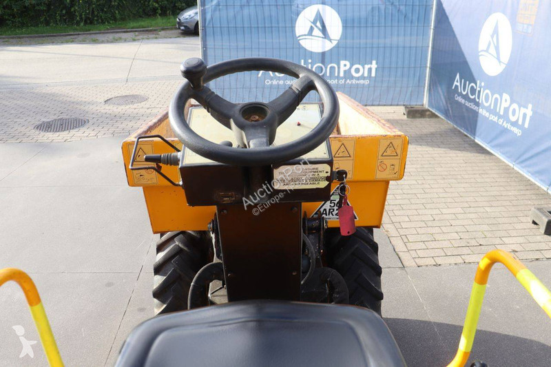 Sklápač JCB