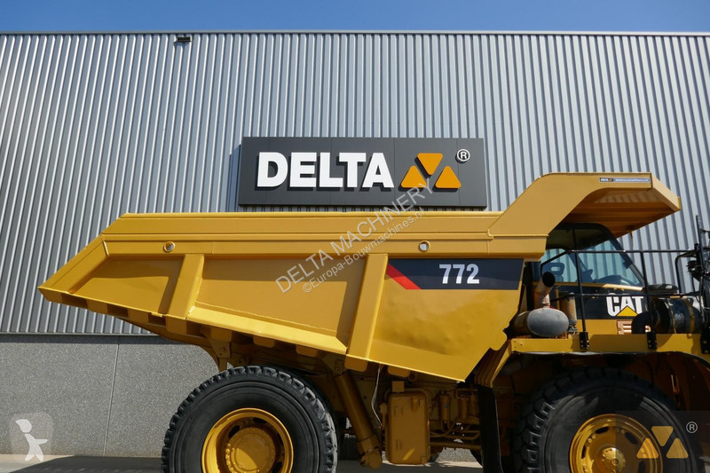 Dumper Caterpillar