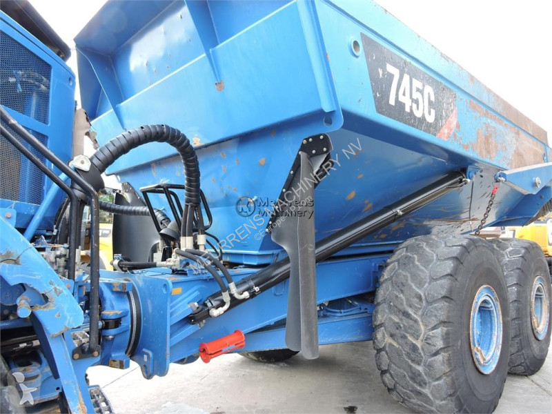 Dumper Caterpillar TAILGATE
