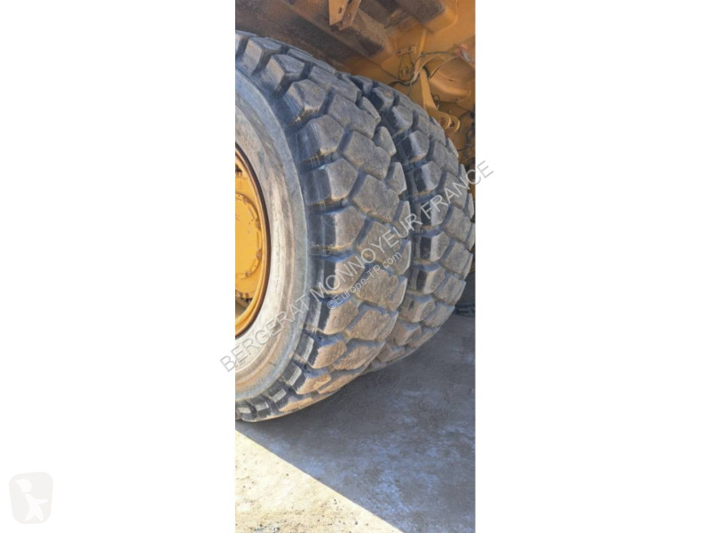 Карьерный самосвал Caterpillar