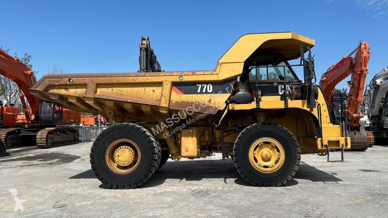 Tombereau Caterpillar 770