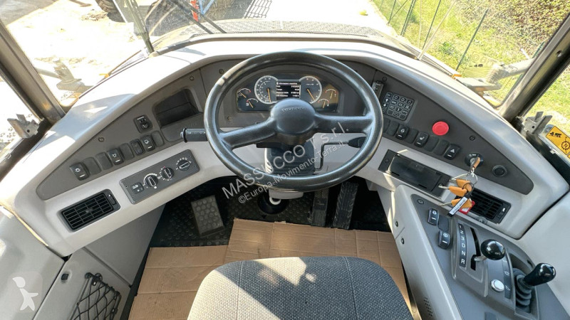 Sklápač Volvo 6x6