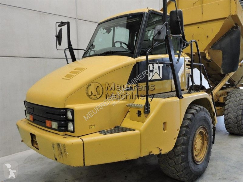 Sklápač Caterpillar 725