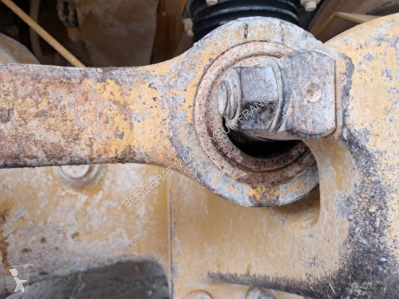 Sklápač Caterpillar 745