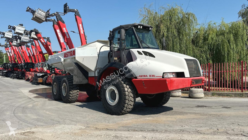 عربة قلابة Astra 30D 6X6