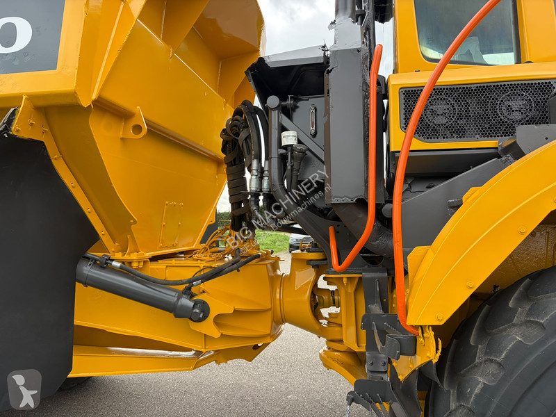 عربة قلابة Volvo G