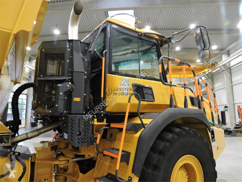 عربة قلابة Bell B30E