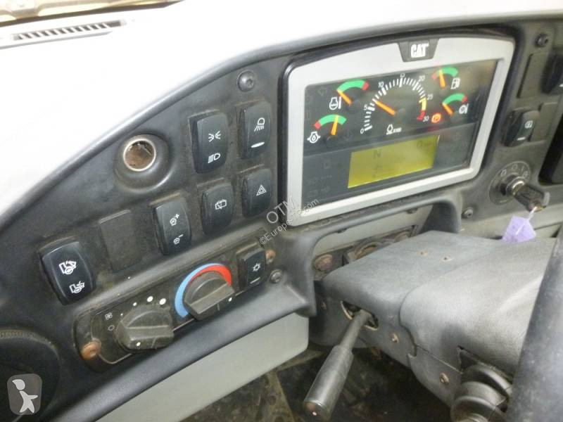 Tombereau Caterpillar 740B