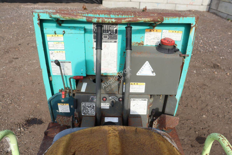 Tombereau Yanmar 1