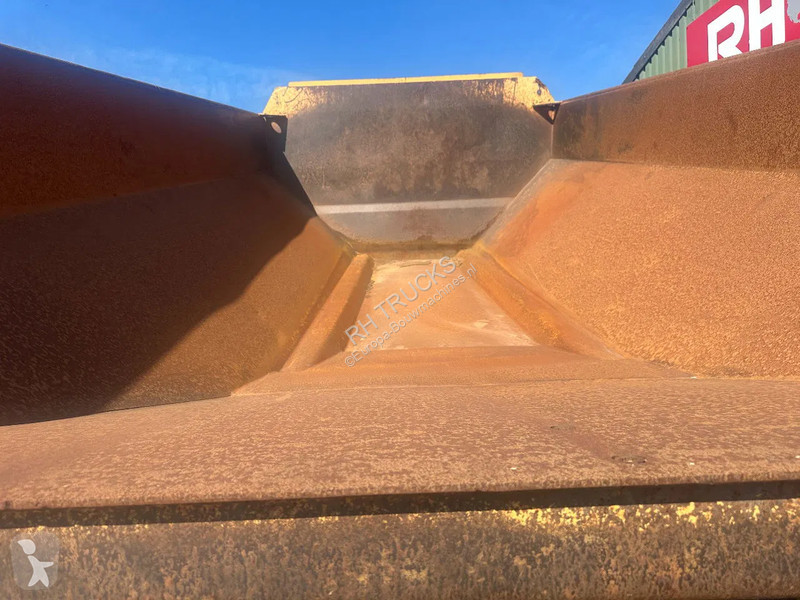 Dumper Volvo E CE 32427 HOURS