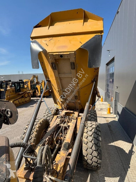 Dumper Caterpillar