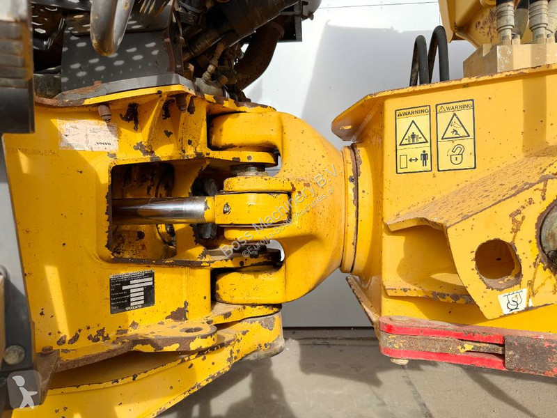 Dumper Volvo - Tailgate / Backup Camera