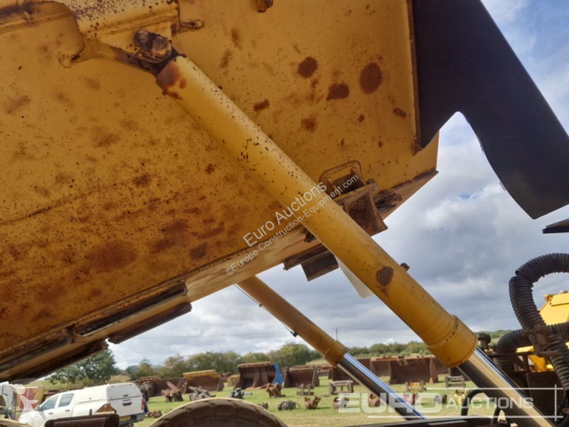 Sklápěčka Komatsu HM350-2