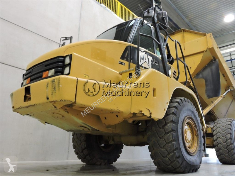 Sklápač Caterpillar 725