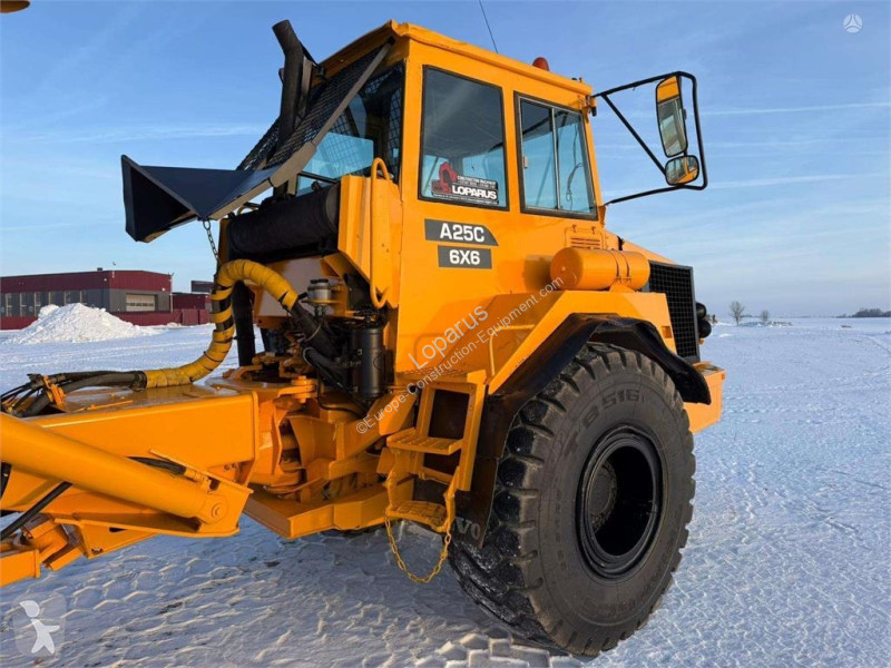 Карьерный самосвал Volvo