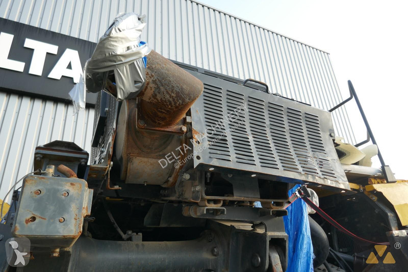 Sklápač Komatsu HD405-8