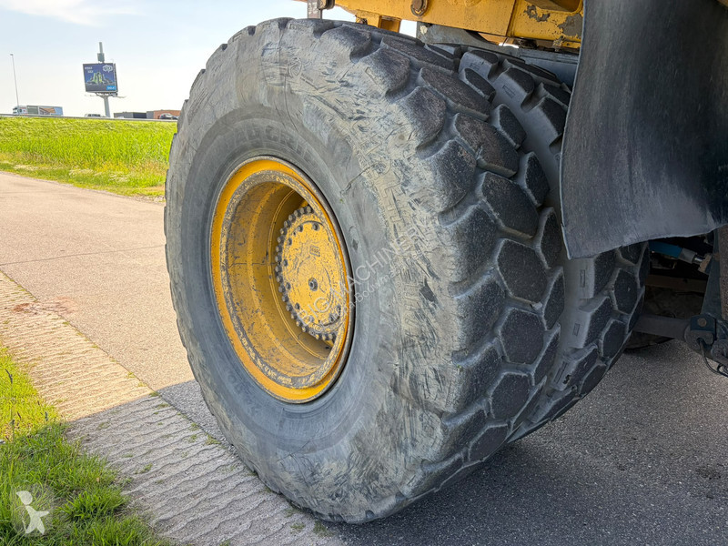 عربة قلابة Komatsu
