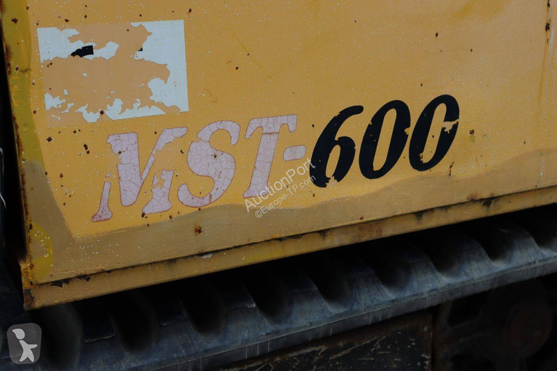 عربة قلابة Morooka MST-600 E