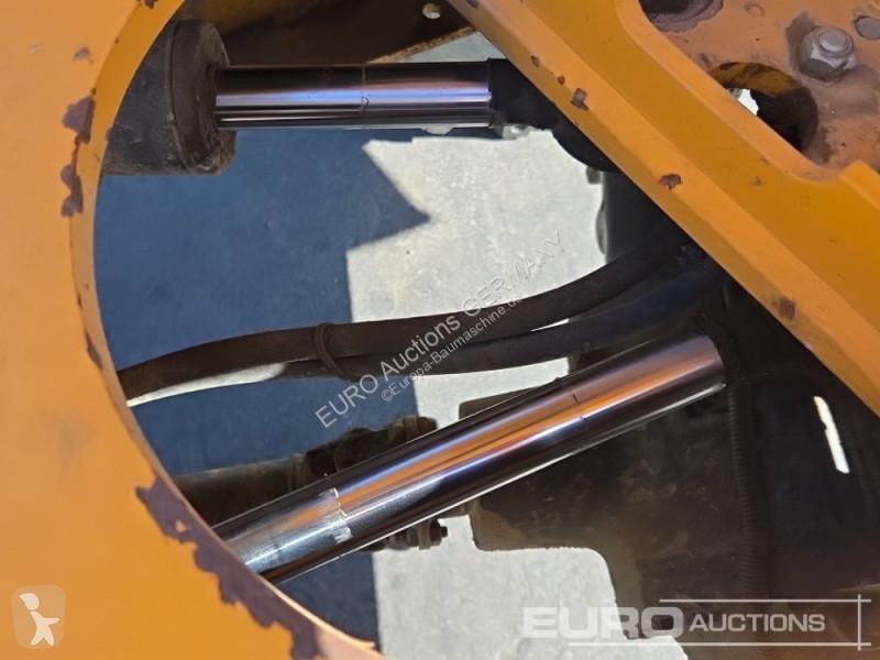 عربة قلابة Thwaites MACH474