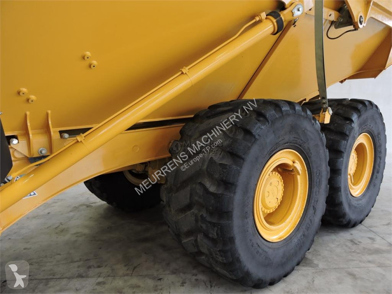 عربة قلابة Bell B30E