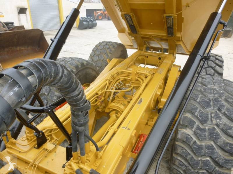 Tombereau Caterpillar 740B
