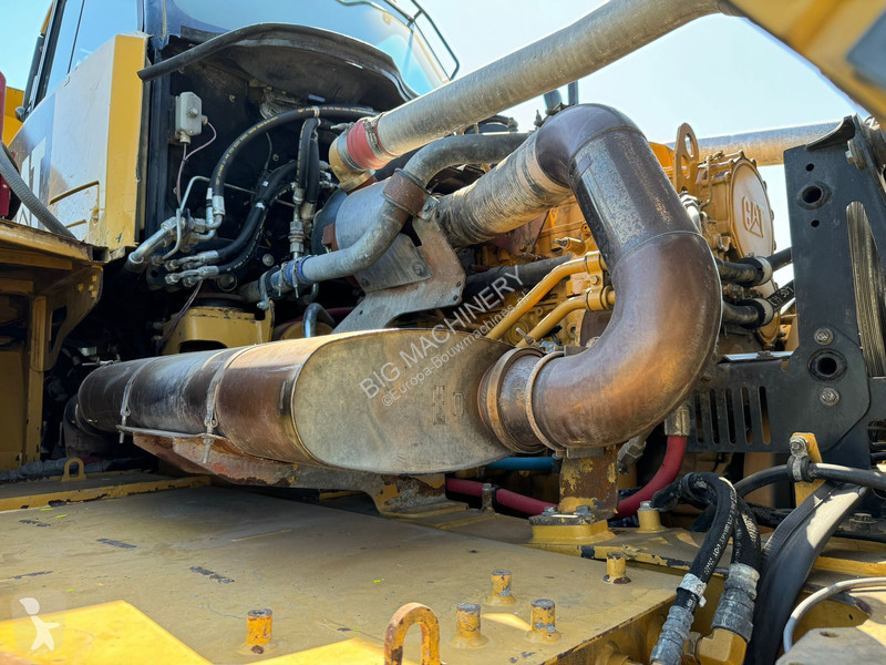 Dumper Caterpillar