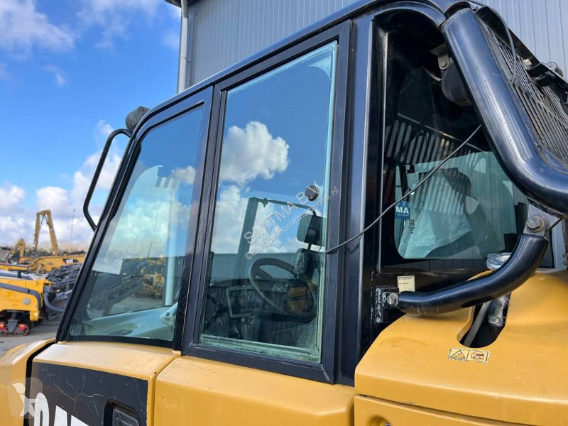 Sklápač Caterpillar 735 |