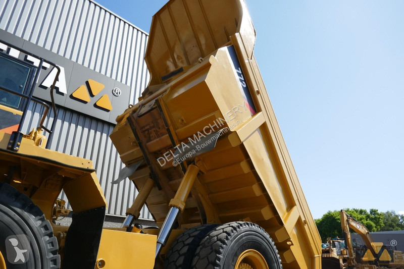 Dumper Caterpillar