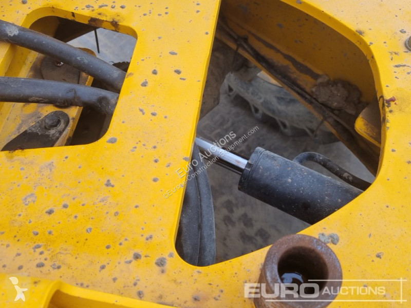 عربة قلابة JCB 3STH