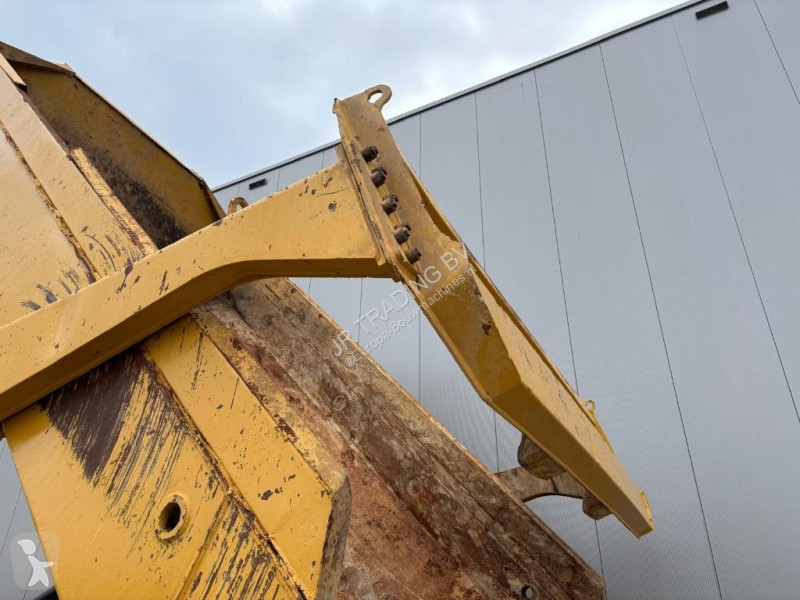 Dumper Caterpillar