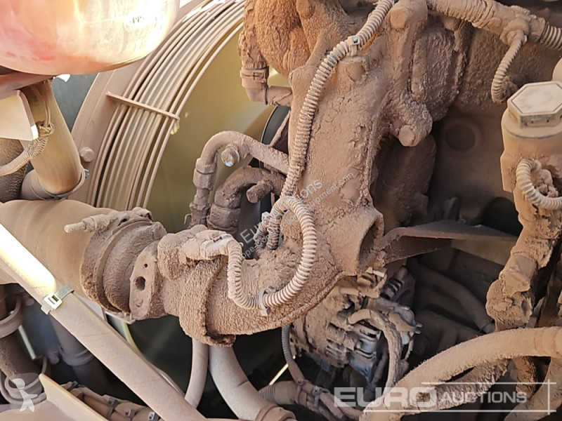 عربة قلابة Bell B25E