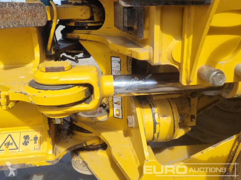 Basculantă Bell B30E