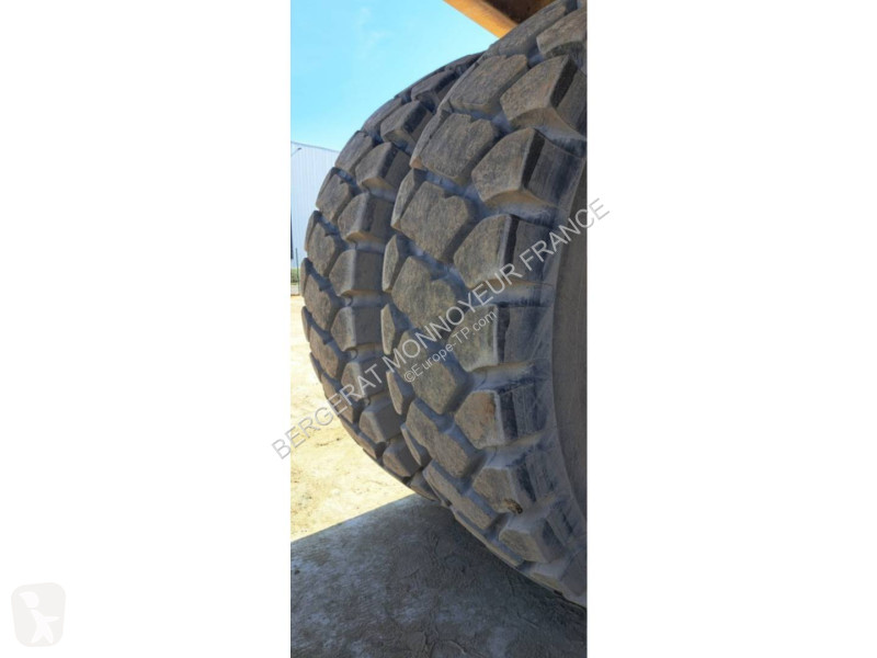 Карьерный самосвал Caterpillar