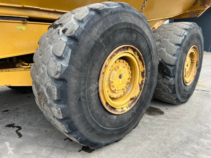 عربة قلابة Caterpillar C