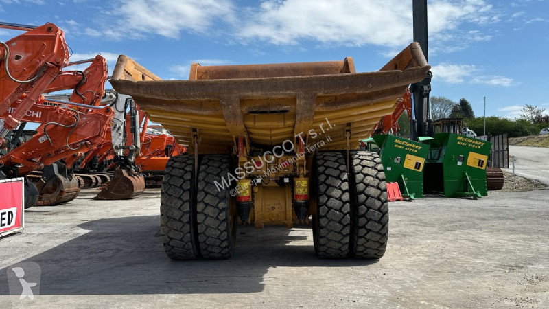 Tombereau Caterpillar 770