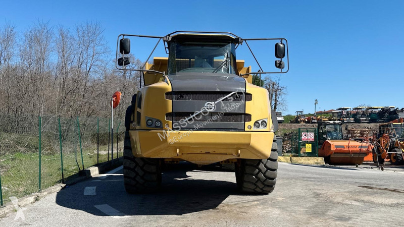 Sklápač Volvo 6x6