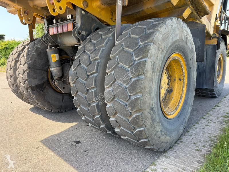 عربة قلابة Komatsu