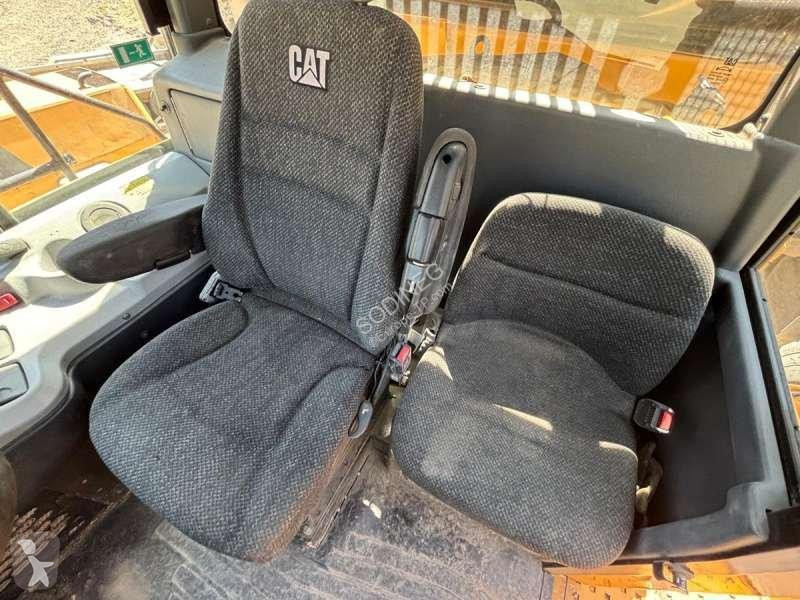 Sklápač Caterpillar C2