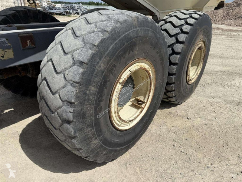 عربة قلابة Terex