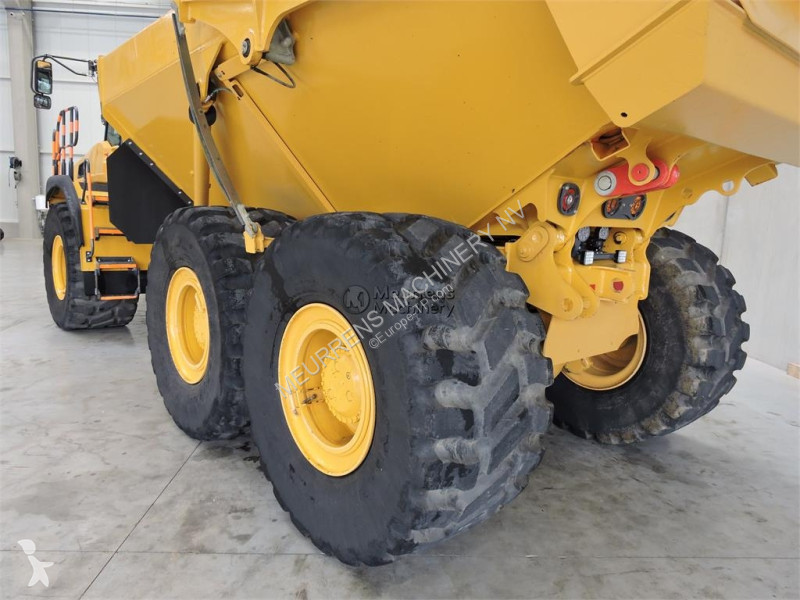 عربة قلابة Bell B30E