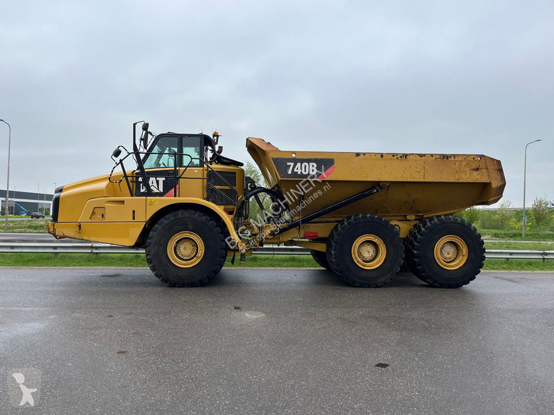 Dumper Caterpillar