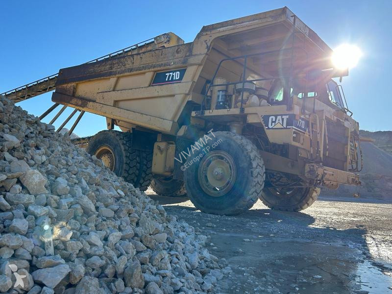 Dumper Caterpillar