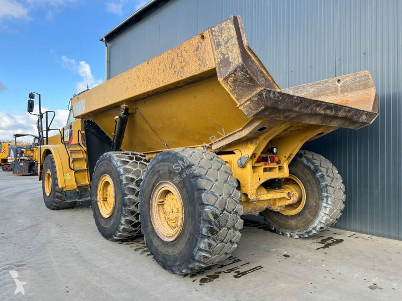 Sklápač Caterpillar 735 |