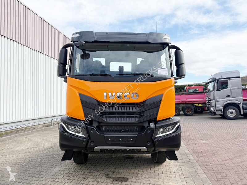 شاحنة Iveco X-Way AD300X42Z 6x4 X-Way AD300X42Z...
