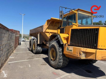 Tombereau articulé Volvo